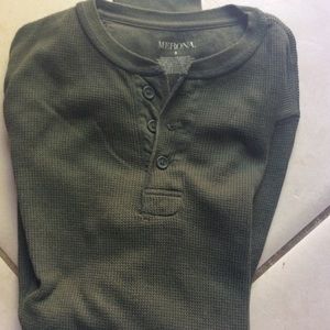 🎉CLOSING🎉2/$15 Sm Henley